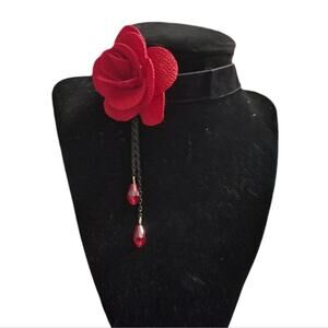 Gothic lolita rose choker necklace, black velvet and dangling accent beads